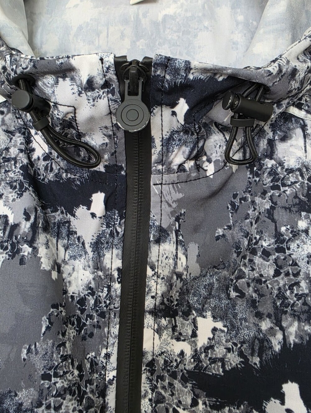 Hunter Hooded Lightweight  Jacket Windbreaker Gray Camo Print Women's Medium - Picture 5 of 11